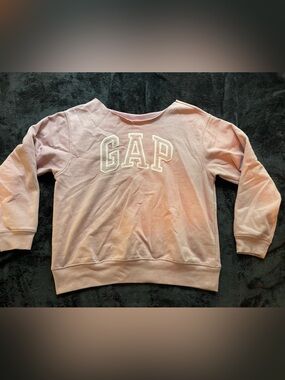 GAP Women’s' Pink Crewneck Sweatshirt